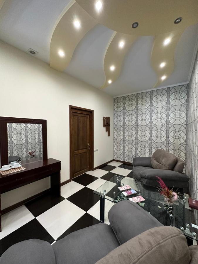 Royal Plus Hotel Yerevan Exterior photo