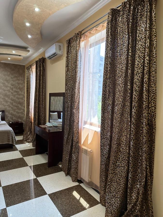 Royal Plus Hotel Yerevan Exterior photo